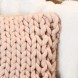 Perna Cozy Pink din lana 45x45 cm